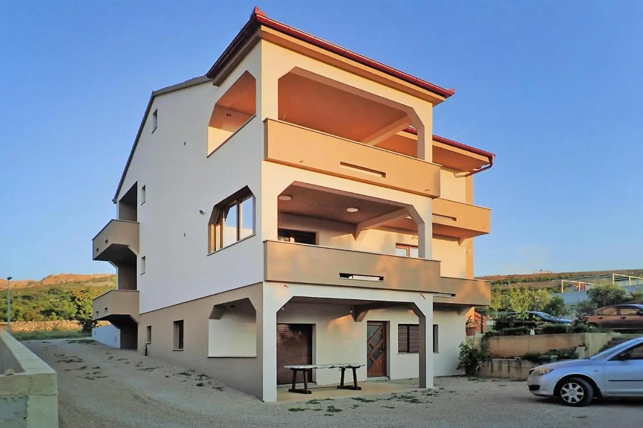 Apartment In Jasenice-Rovanjska, Comfortable And Close To The Beach