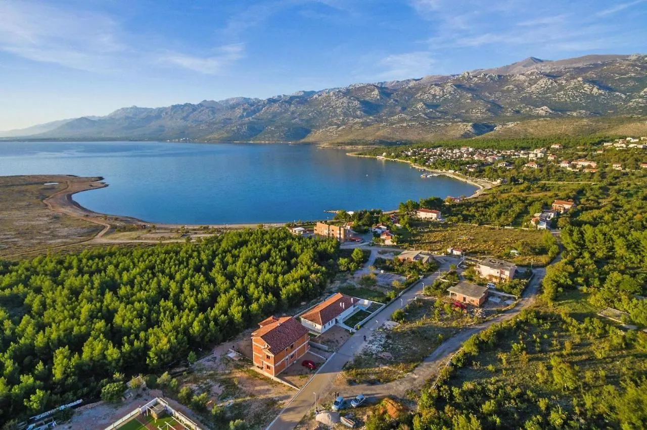 Apartment In Jasenice-Rovanjska, Comfortable And Close To The Beach