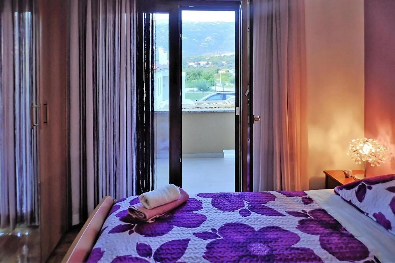Apartment In Jasenice-Rovanjska, Comfortable And Close To The Beach Croatia