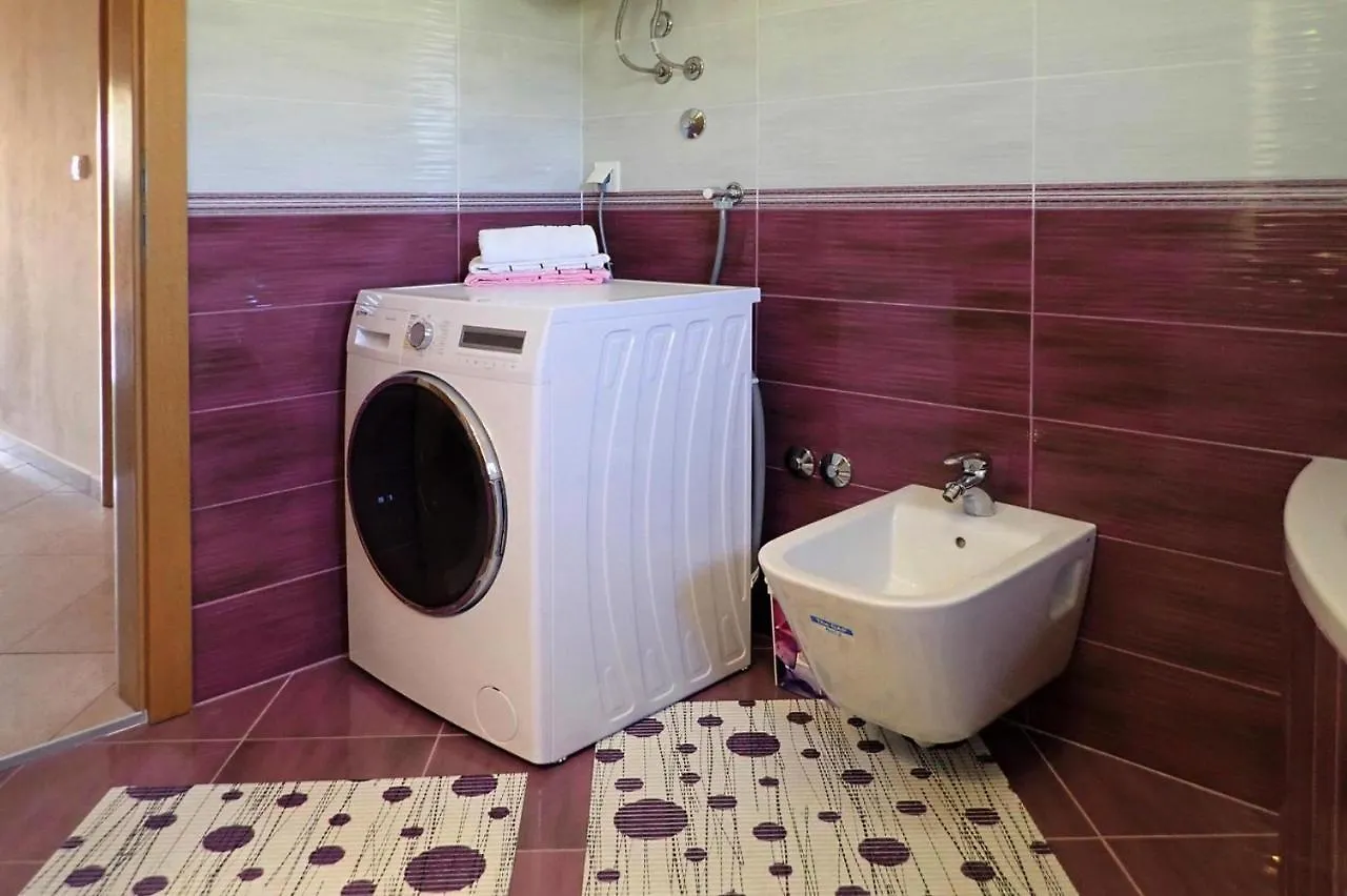 Apartment In Jasenice-Rovanjska, Comfortable And Close To The Beach 0*, Rovanjska Croatia